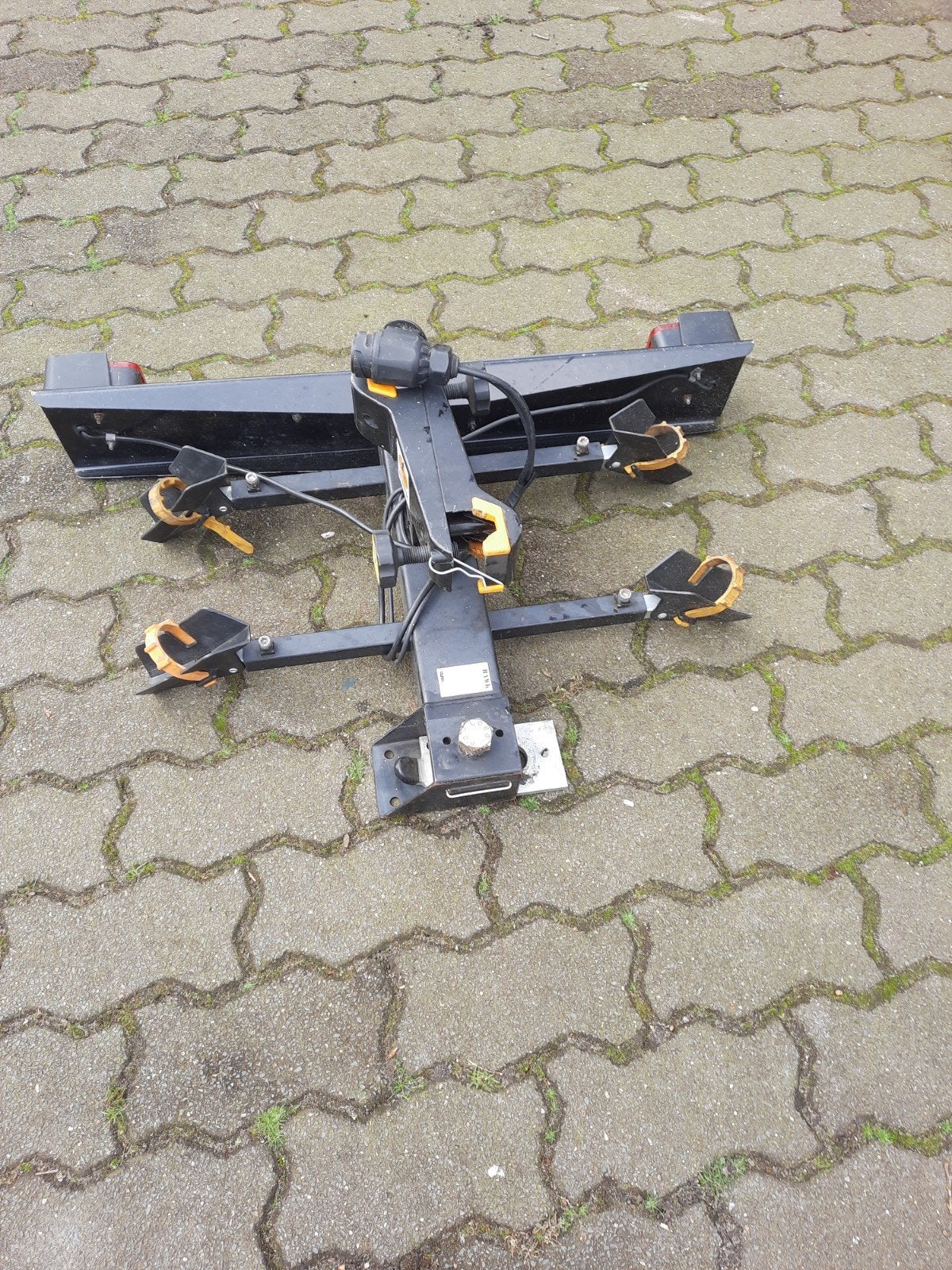 Tekoop fietsen drager op trekhaak, Ophalen, 2 fietsen, Gebruikt, Trekhaakdrager