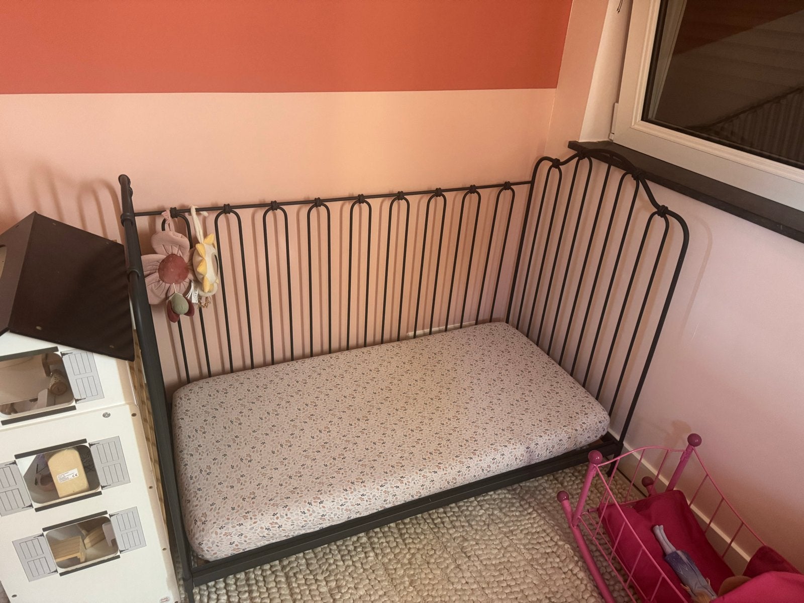 Metalen ledikantje - Zwart, Kinderen en Baby's, Gebruikt, Matras, Minder dan 70 cm, 140 tot 160 cm
