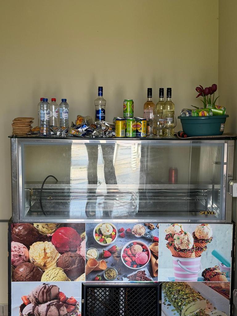 Horeca ijs vitrine 7 bakken a 5 liter, Ophalen of Verzenden, Overige materialen, Overige stijlen, Overige typen