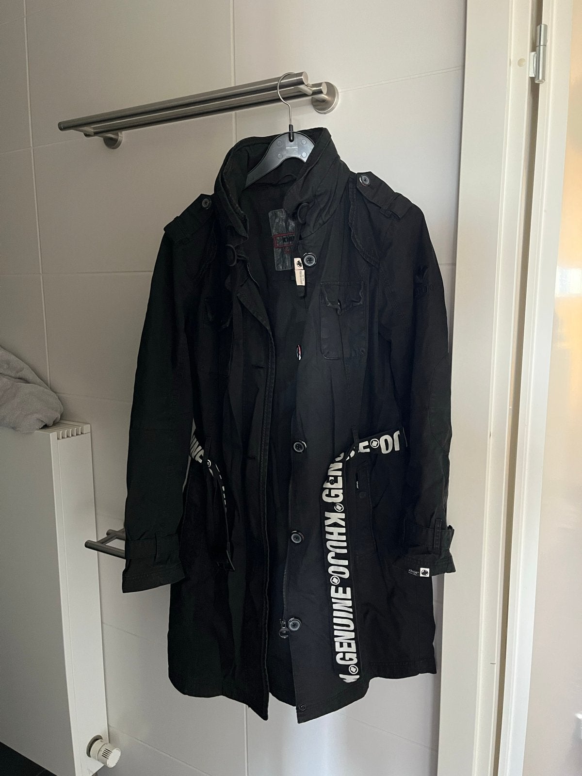 Khujo zwarte lange katoenen tussenjas - Maat L, Kleding | Dames, Ophalen of Verzenden, Zo goed als nieuw, Maat 42/44 (L), Zwart