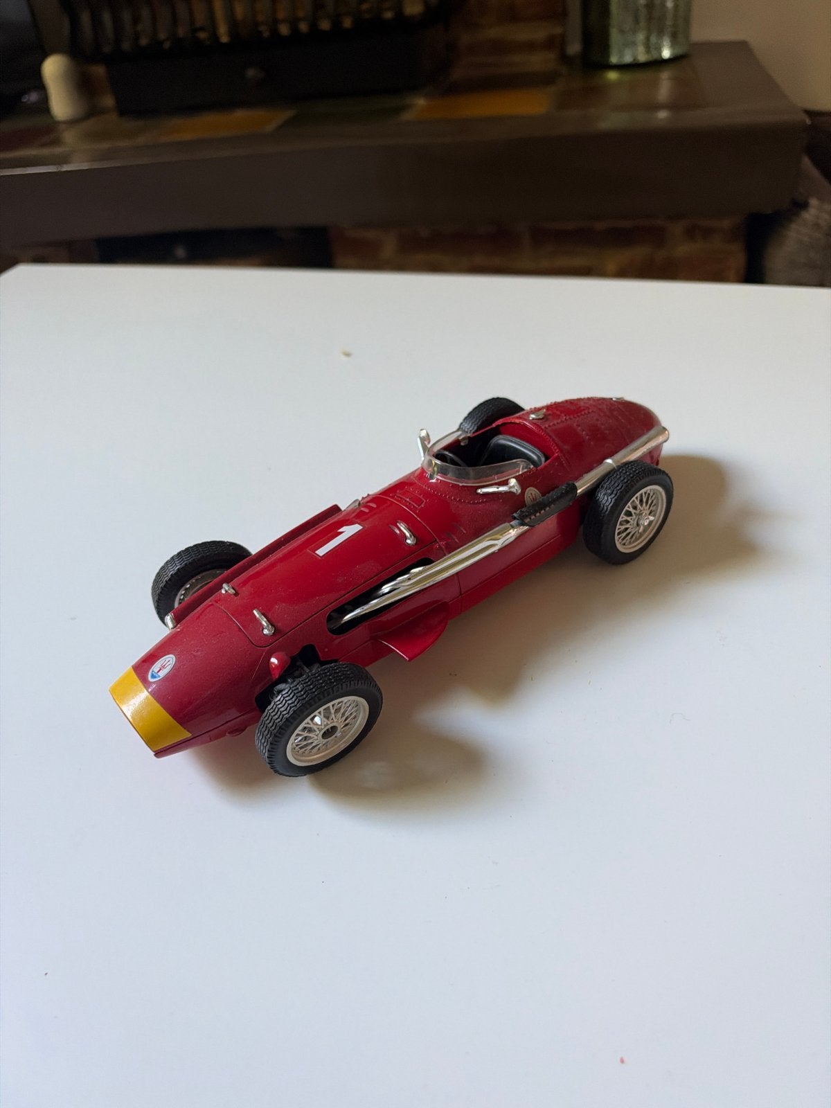 Maserati 250F modelauto - Rode raceauto, Hobby en Vrije tijd, Ophalen, Gebruikt, Overige merken