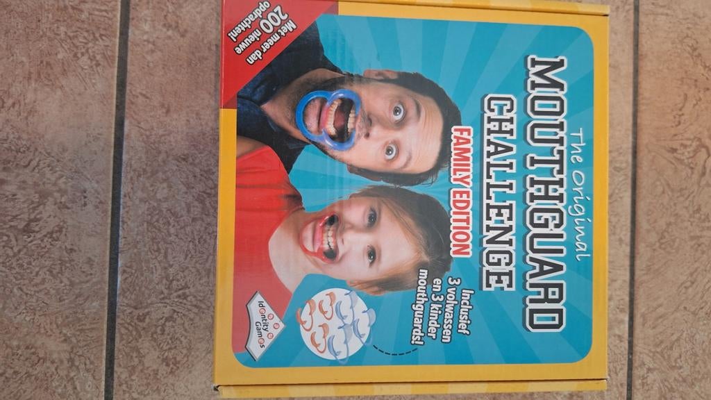 Mouthguard Challenge Family Edition, Vijf spelers of meer, Ophalen of Verzenden, Zo goed als nieuw