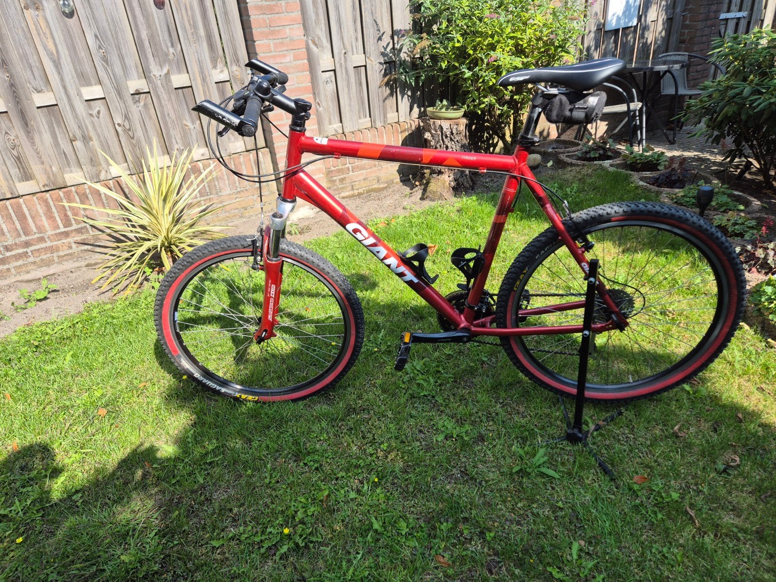 Te koop Mountainbike Giant rincon,, Ophalen, Gebruikt, Velgrem, Giant