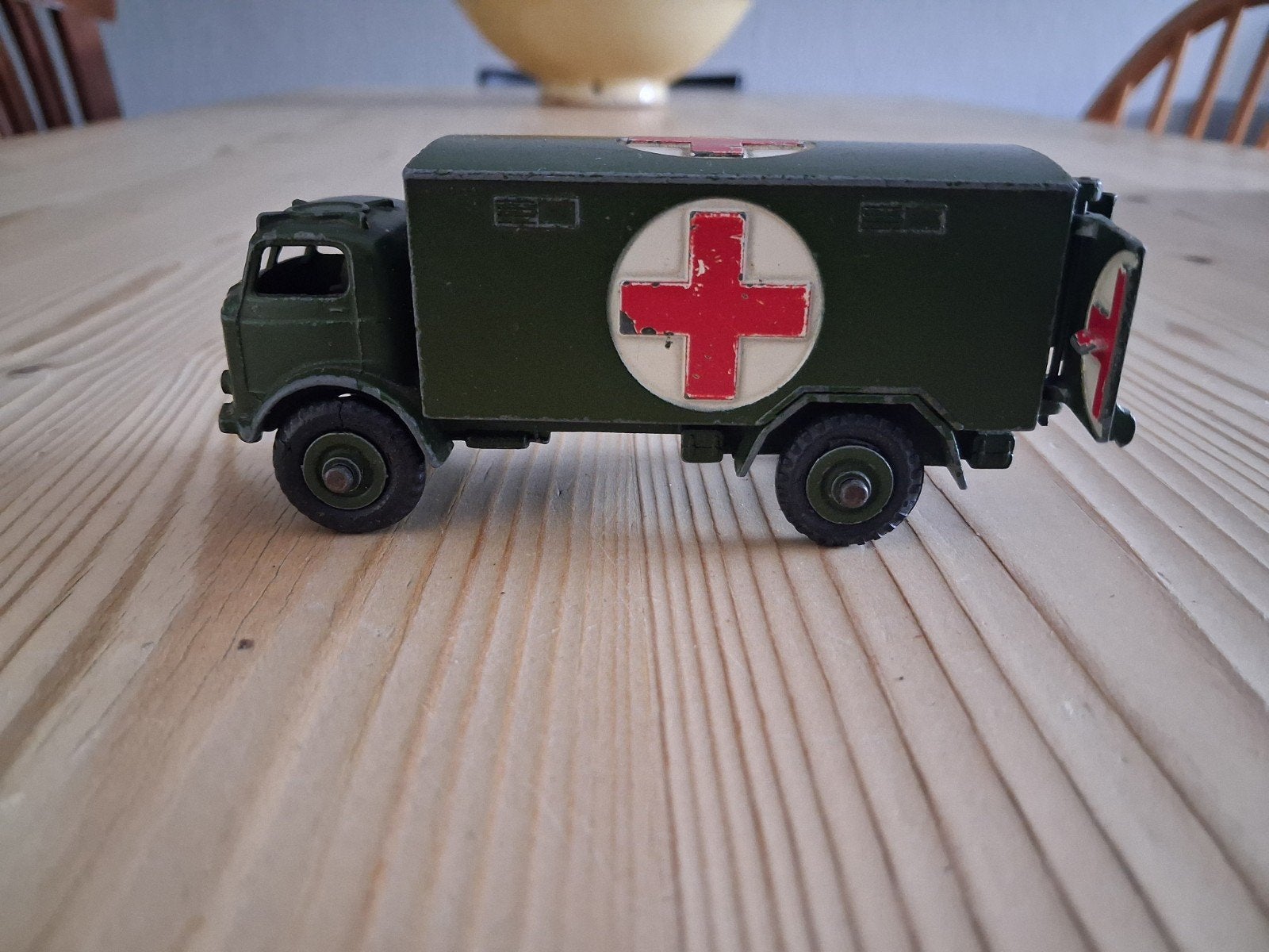 Dinky Toys Militairy Ambulance, Ophalen of Verzenden, Gebruikt, Auto, Dinky Toys