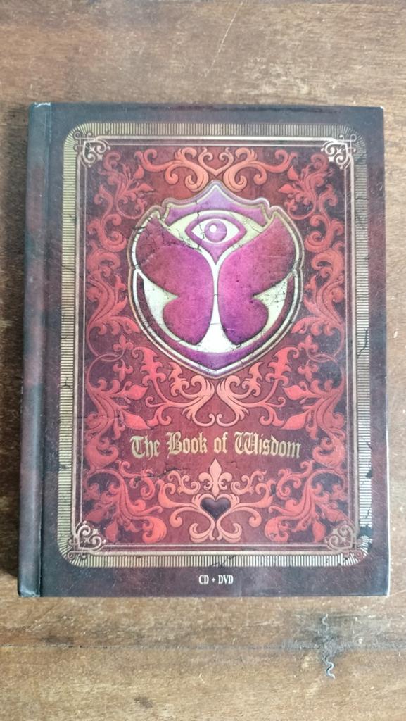 Tomorrowland 2012 - The Book of Wisdom CD & DVD Compilatie, Ophalen of Verzenden, Zo goed als nieuw