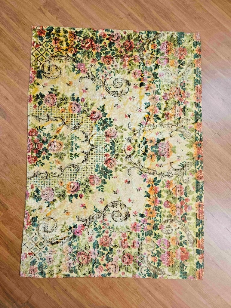 Rijk bloemmotief kleed 145/103 cm