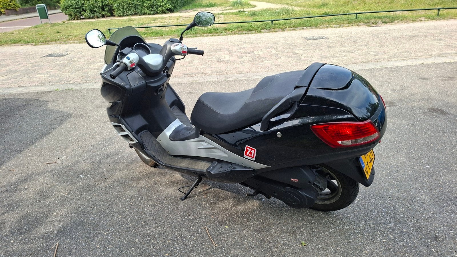 Znen zhongnen 250cc motorscooter - Zwart, Particulier, Scooter
