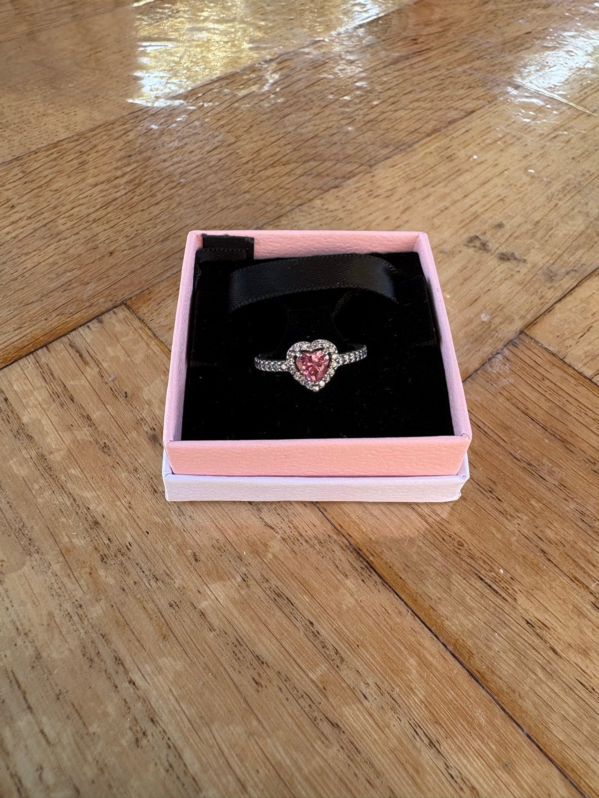Pandora ring met roze hart en zirkonia, maat 50, Sieraden, Tassen en Uiterlijk, Ringen, Met kristal, Ophalen of Verzenden, Roze