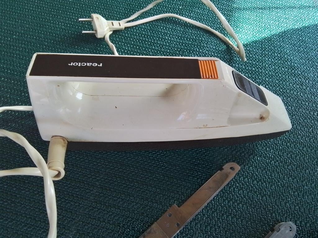 Vintage Reactor Elektrisch Mes - Retro Keukenhulp, Ophalen of Verzenden, Gebruikt