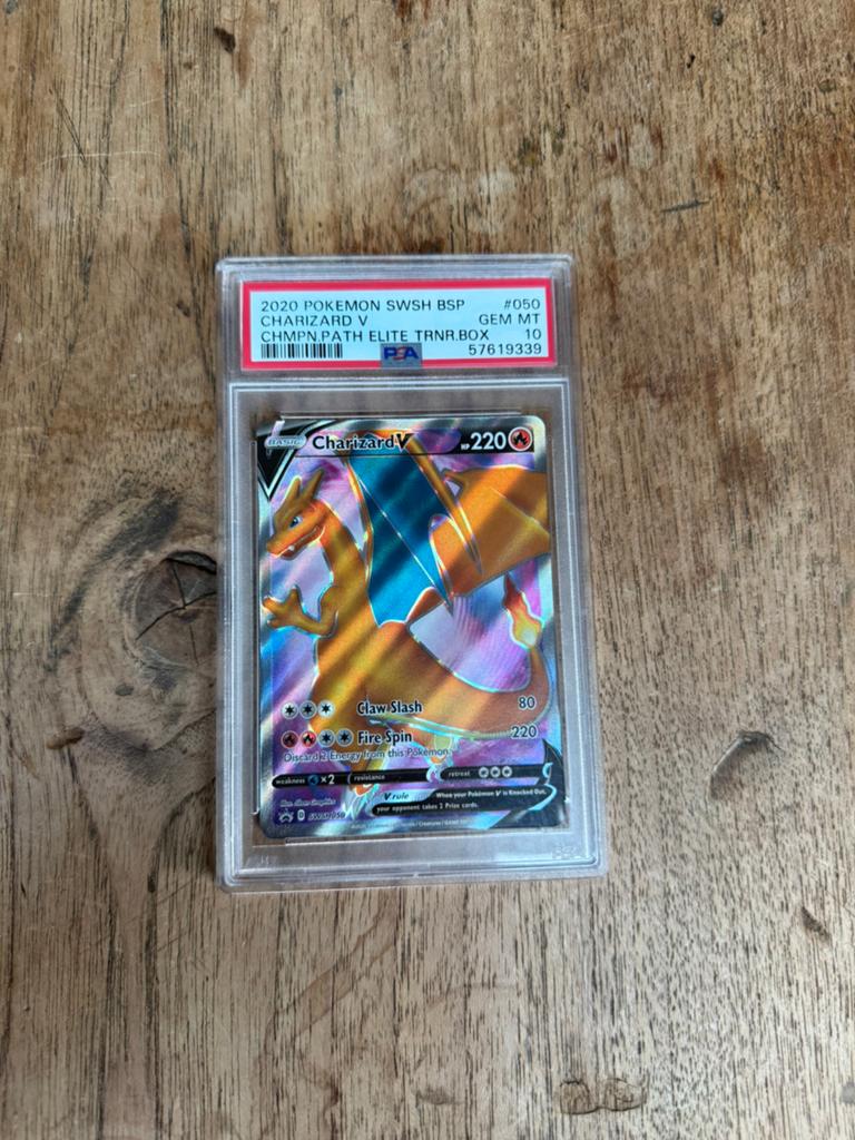 Charizard v 050 psa10, Ophalen of Verzenden, Zo goed als nieuw