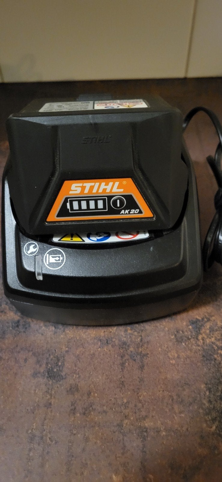 Stihl AK 20 Accu met AL 101 Oplader - Zo goed als nieuw, Tuin en Terras, Verzenden, Zo goed als nieuw