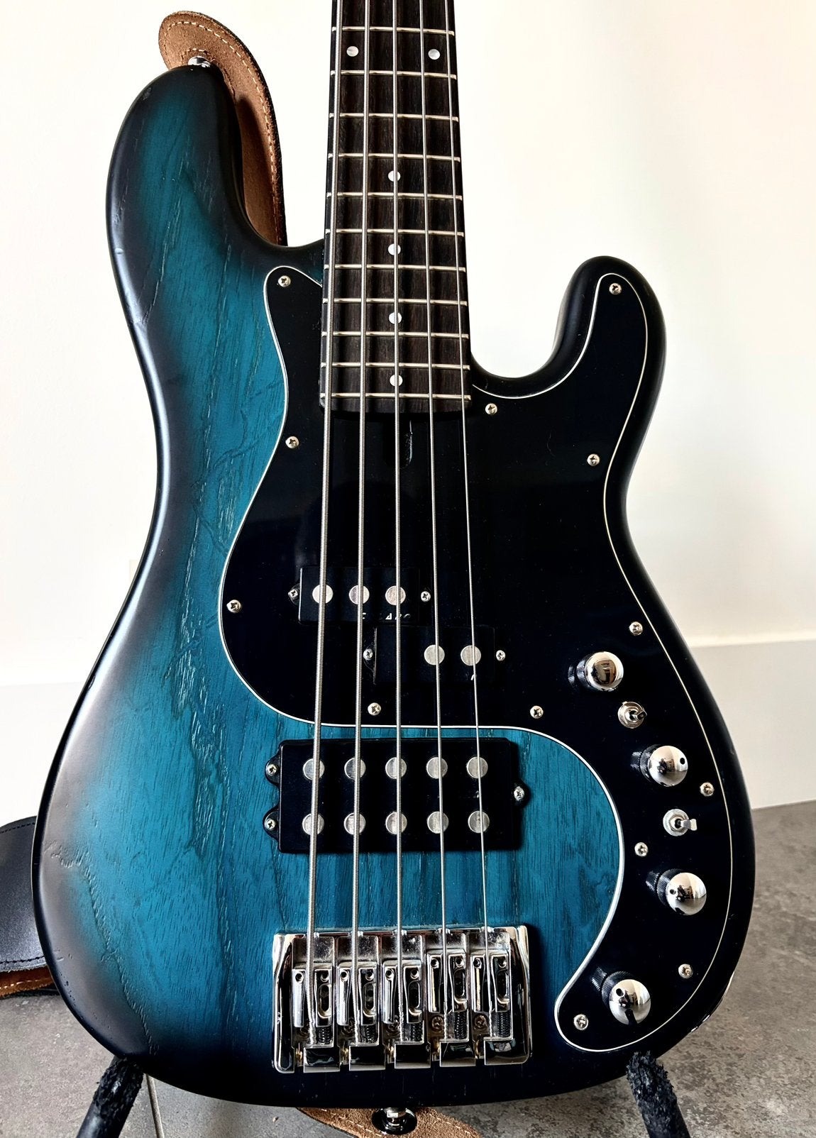 Maruszczyk Jake 5-string handmade bass, Muziek en Instrumenten, Ophalen of Verzenden, Zo goed als nieuw