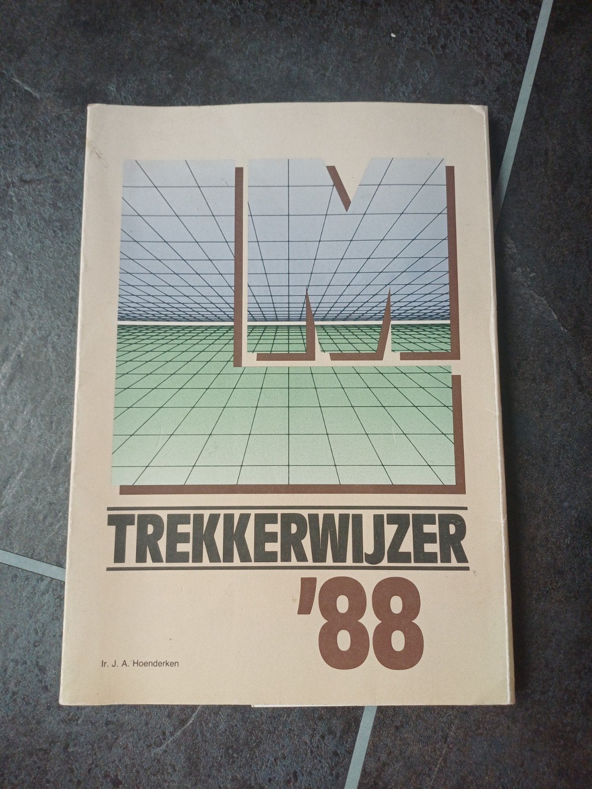 Trekkerwijzer '88 - Landbouwmechanisatie, Boeken, Ophalen of Verzenden, Gelezen, Overige onderwerpen, Ir. J. A. Hoenderken