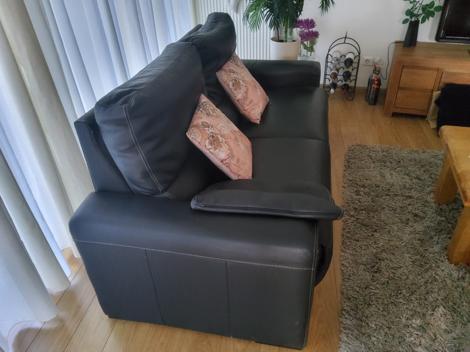Comfortabele 2-zitsbank van donker blauw kunstleer, Ophalen, Overige materialen, 150 tot 200 cm, Driepersoons