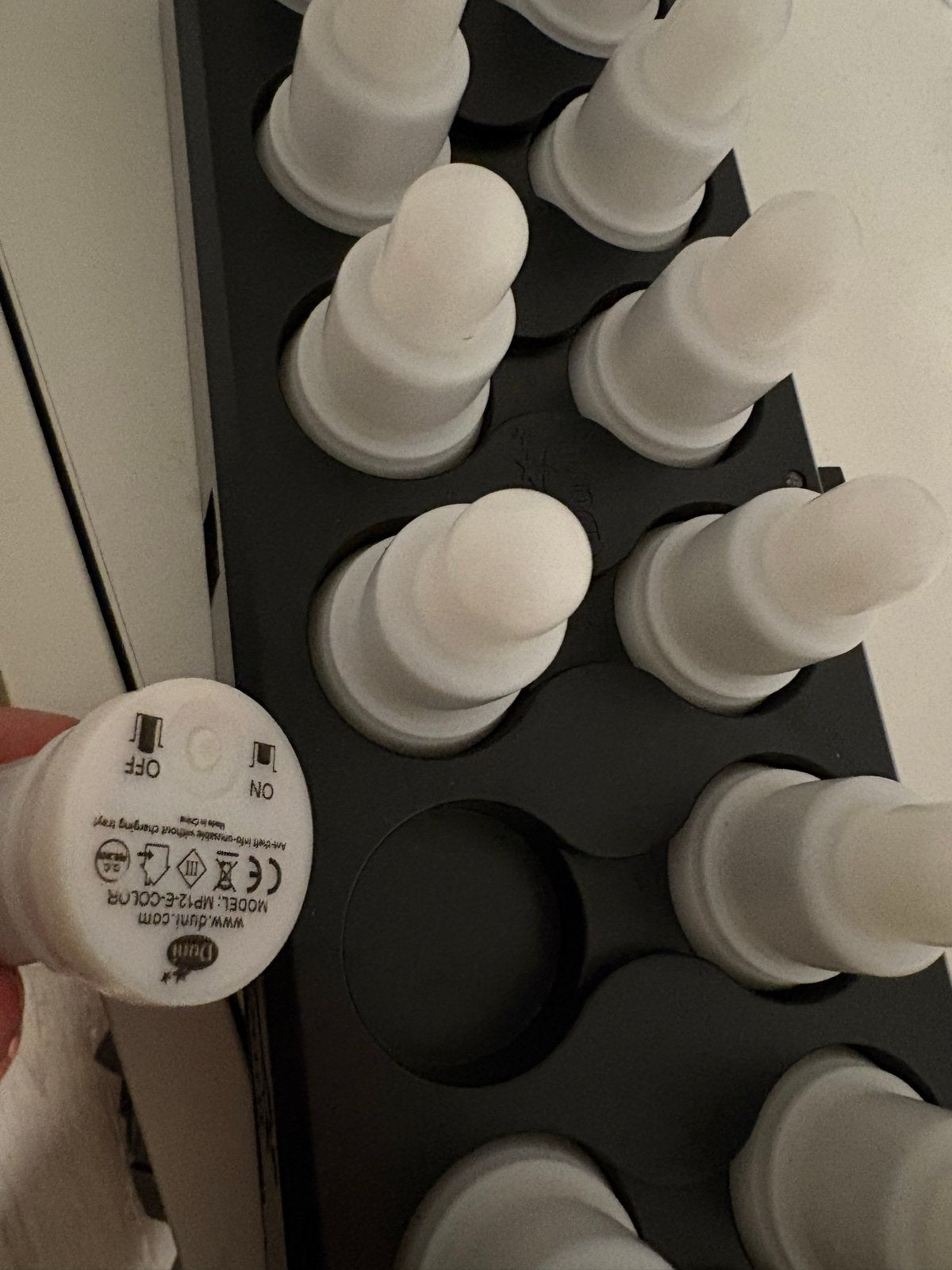 Duni LED kaarsen set – 12 oplaadbare kaarsen met laadstation, Kunststof, Gebruikt, Meerkleurig, Overige merken