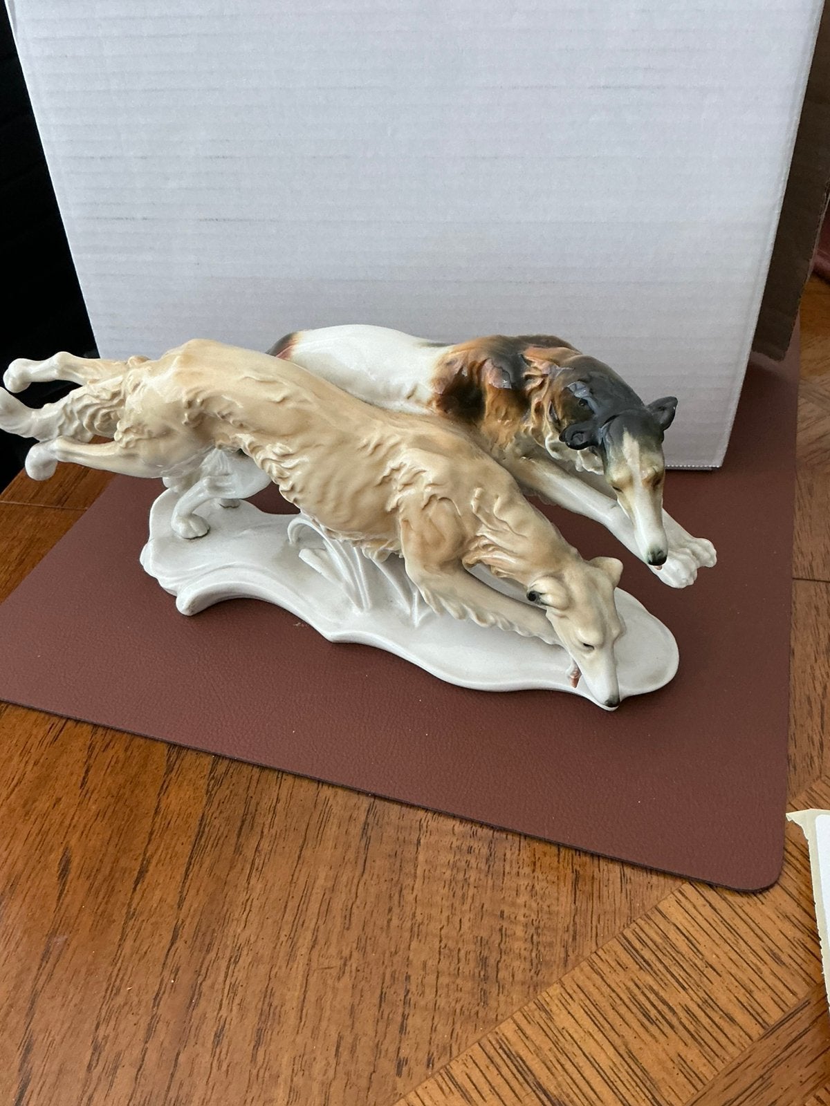 Bijzondere mooie borsoi ( hazewind) honden van ENS, Verzenden, Zo goed als nieuw, Hond of Kat, Beeldje of Figuurtje