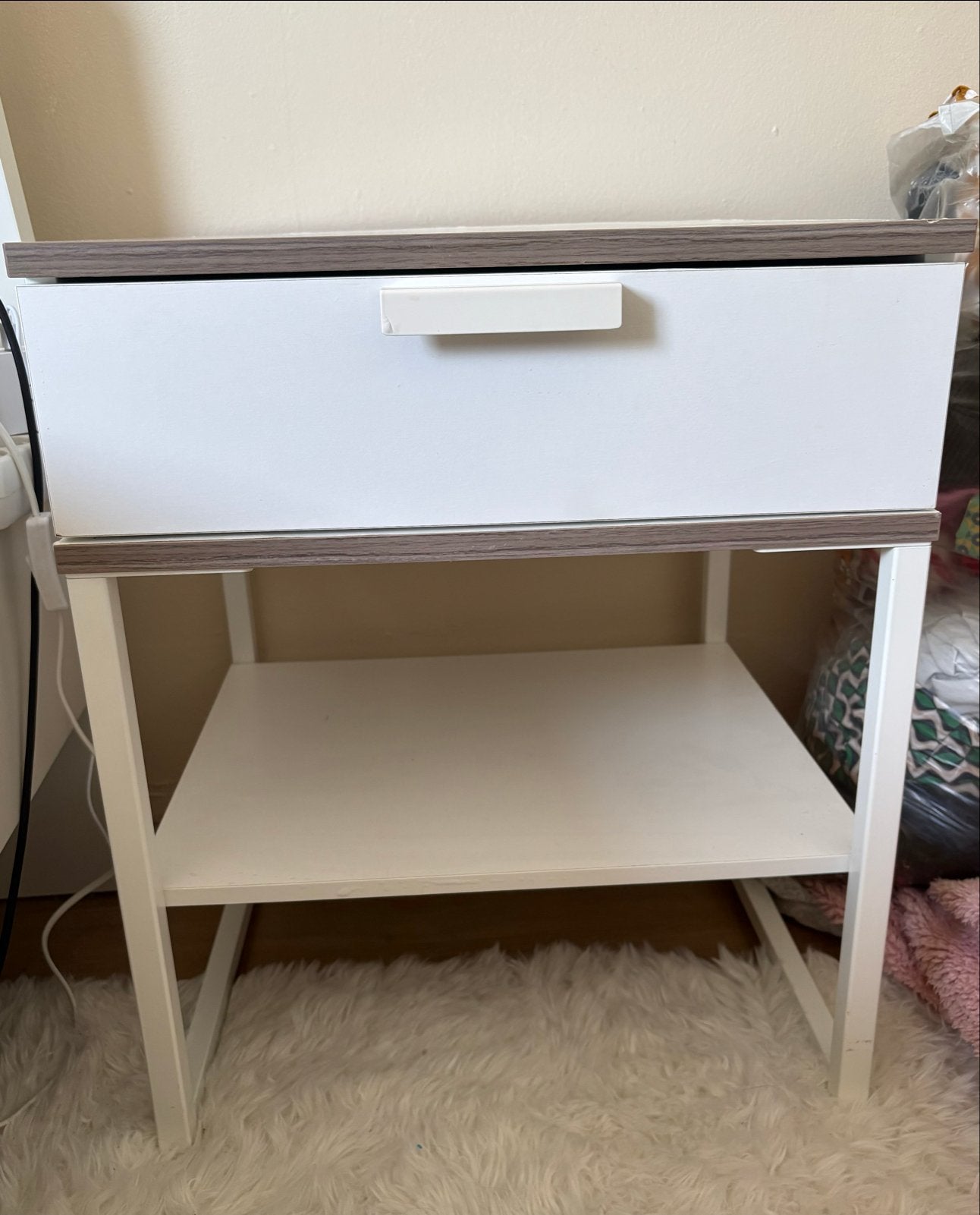 Wit Ikea nachtkastje met lade, Huis en Inrichting, Ophalen, Gebruikt, 55 tot 70 cm, 45 tot 65 cm