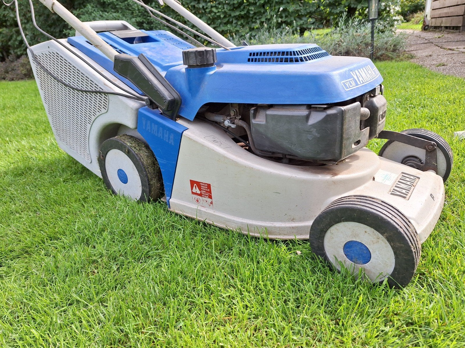 Yamaha YLM 342 Benzine Grasmaaier met Opvangbak, Ophalen, Cirkelmaaier, Gebruikt, Yamaha