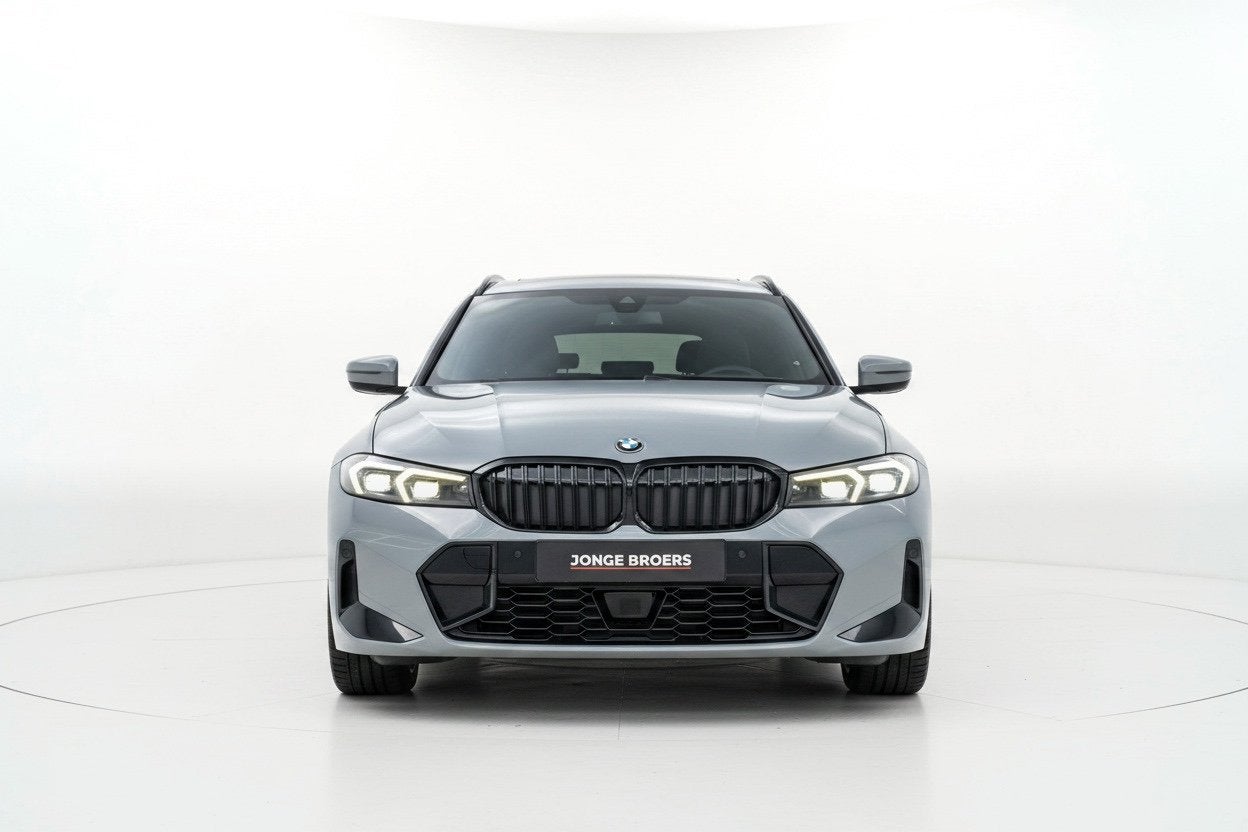Foto 32 van BMW 3-serie Touring 330e Pano/M-Sport/HUD/Trekhaak
