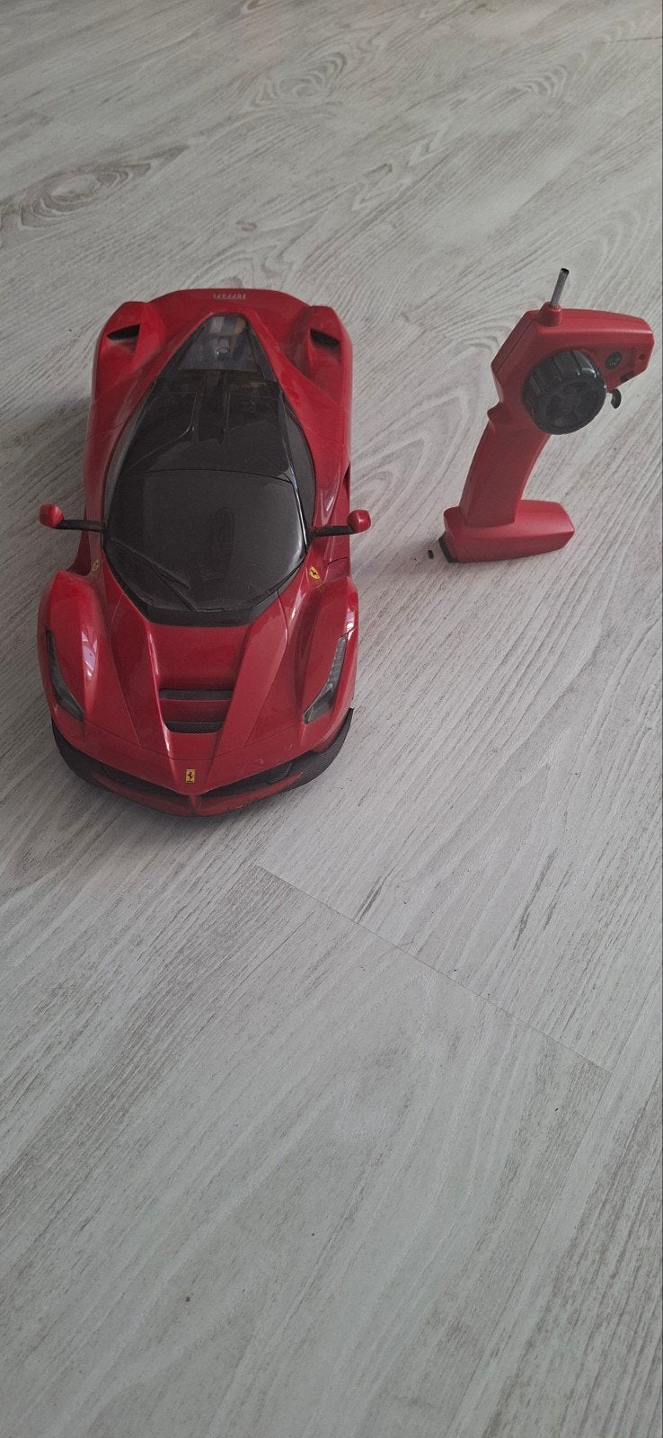 Afstandbestuurbare Ferrari, Kinderen en Baby's, Speelgoed | Speelgoedvoertuigen, Ophalen, Gebruikt, Afstandsbediening