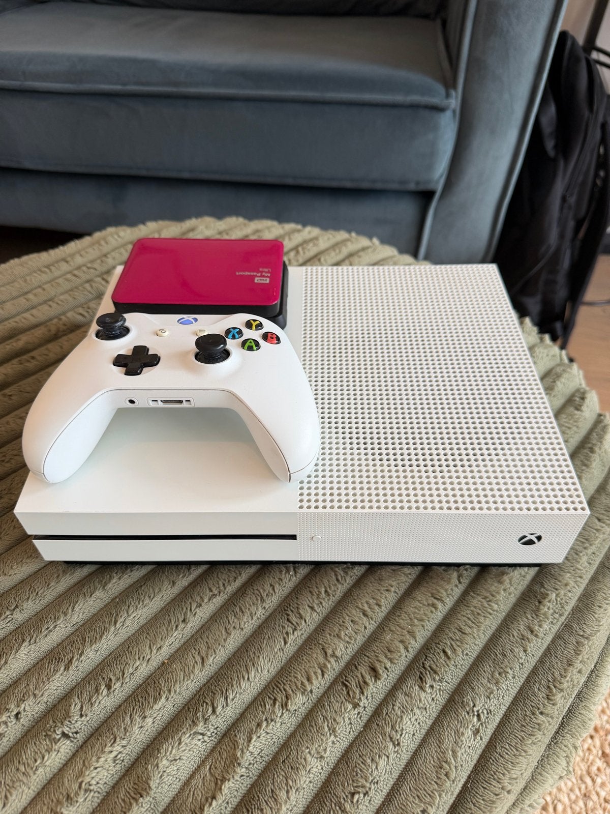 Xbox One S Bundle - Console, Controller & 2 Hard Drives, Spelcomputers en Games, Gebruikt, Xbox One S, Ophalen of Verzenden, 1 TB