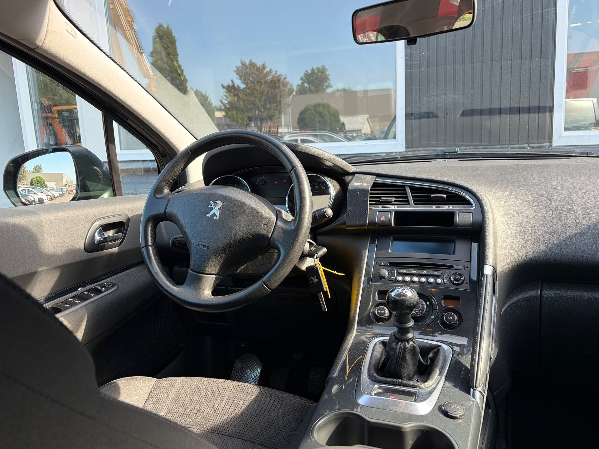 Peugeot 3008 1.2 PureTech Active Trekhaak / Lage Kilometers, Voorwielaandrijving, Gebruikt, Euro 6, 1199 cc