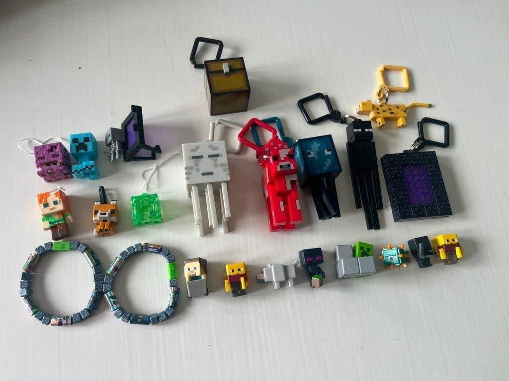 Minecraft sleutelhangers en figuren – diverse set, Ophalen of Verzenden, Gebruikt, Inclusief minifiguren