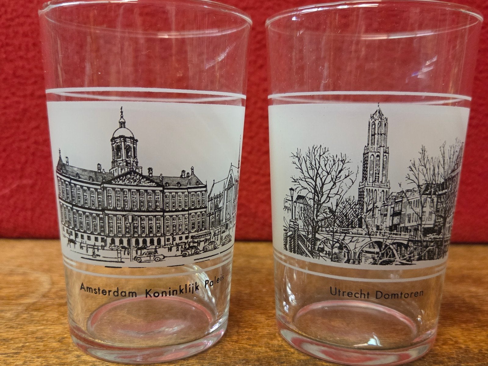 2 glazen. Amsterdam en Utrecht, Verzamelen, Glas en Borrelglaasjes, Verzenden, Overige typen