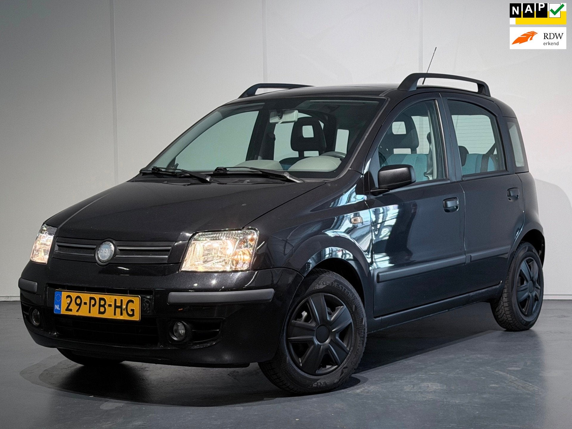 Fiat Panda 1.2 Class /PANO/Elek. Ramen/Stuurbekr/Radio, Voorwielaandrijving, Stof, Gebruikt, Zwart