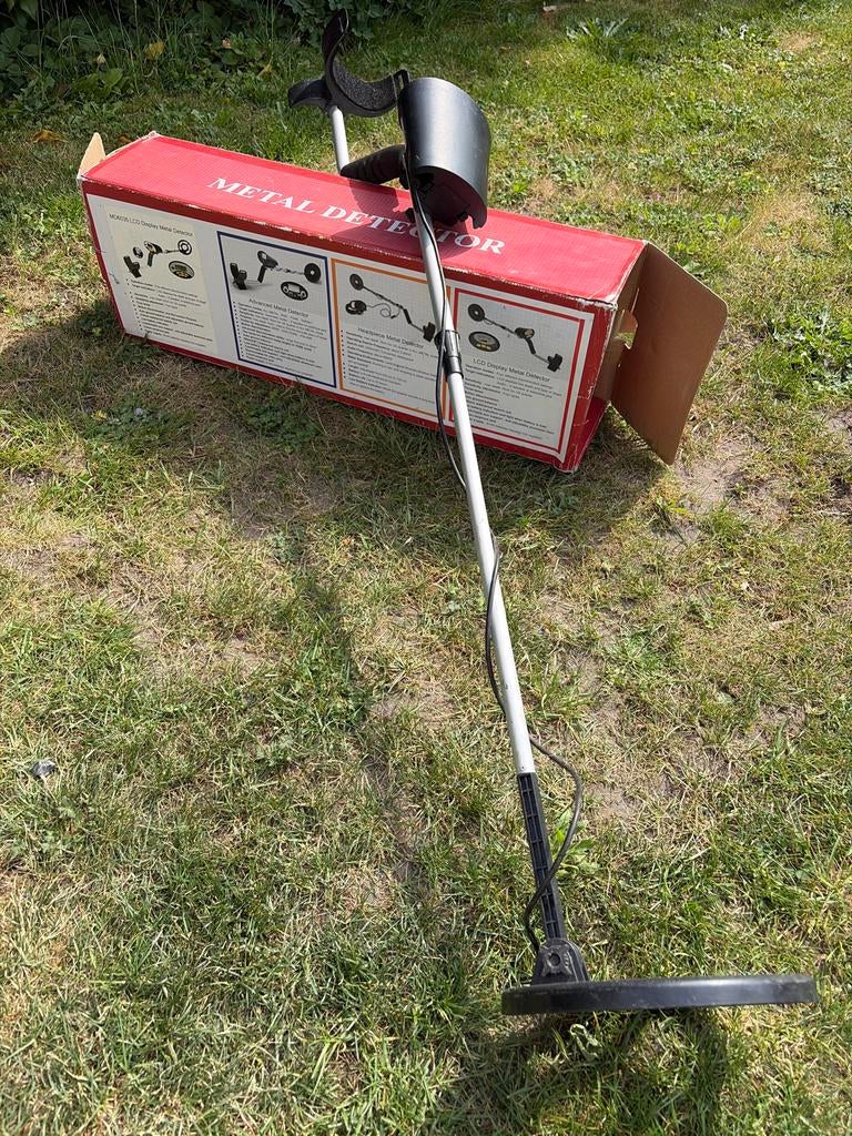 Metaaldetector met LCD Display - Zo goed als nieuw, Hobby en Vrije tijd, Metaaldetectors, Gebruikt, Meer dan 30 cm, Discriminatie metaaldetectie
