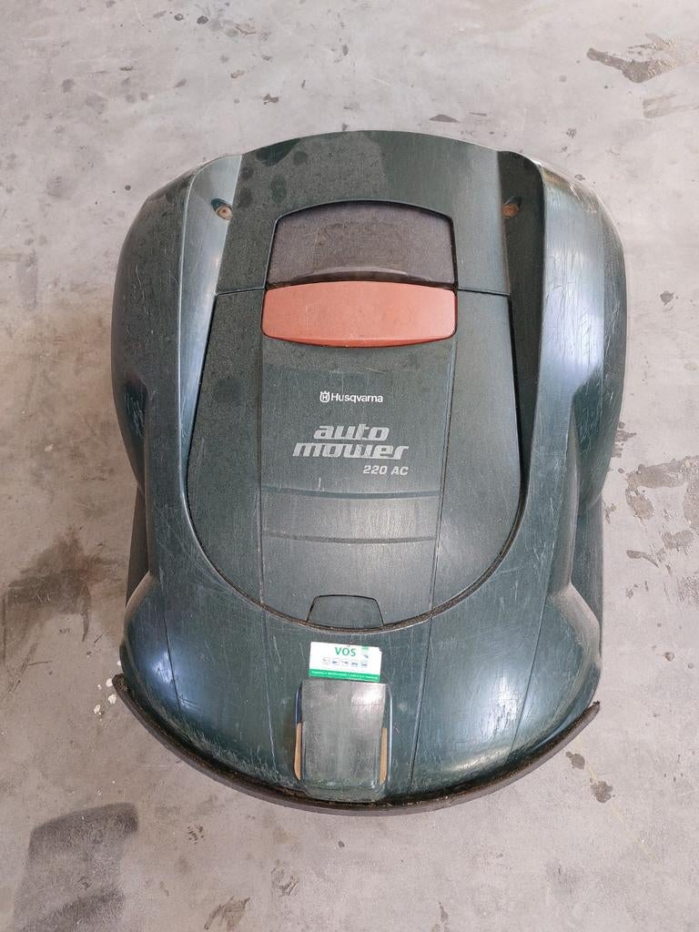 Husqvarna Automower 220 AC Robotmaaier - Accu matig, Tuin en Terras, Robotmaaiers, Ophalen of Verzenden, Gebruikt, 20 tot 25 cm