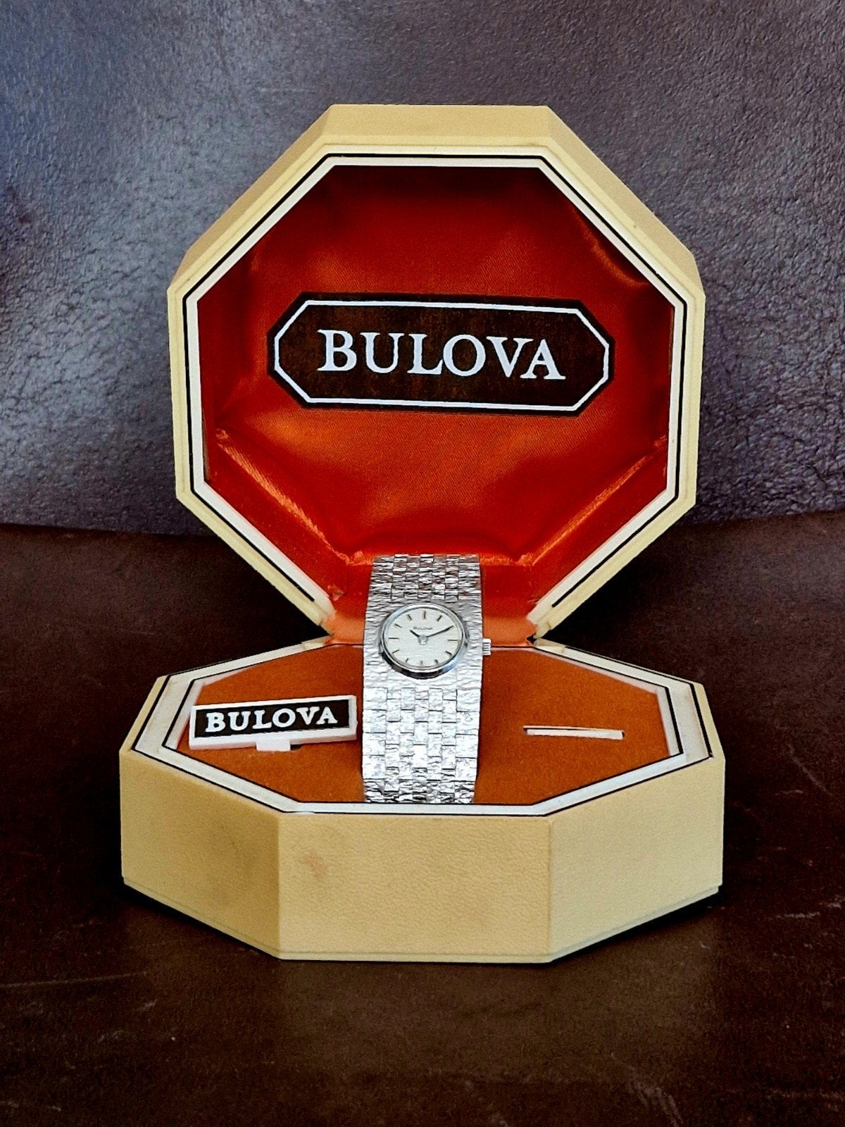 BULOVA SWISS Mechanisch Vintage Dameshorloge Met Documenten, Sieraden, Tassen en Uiterlijk, Horloges | Antiek, Ophalen of Verzenden