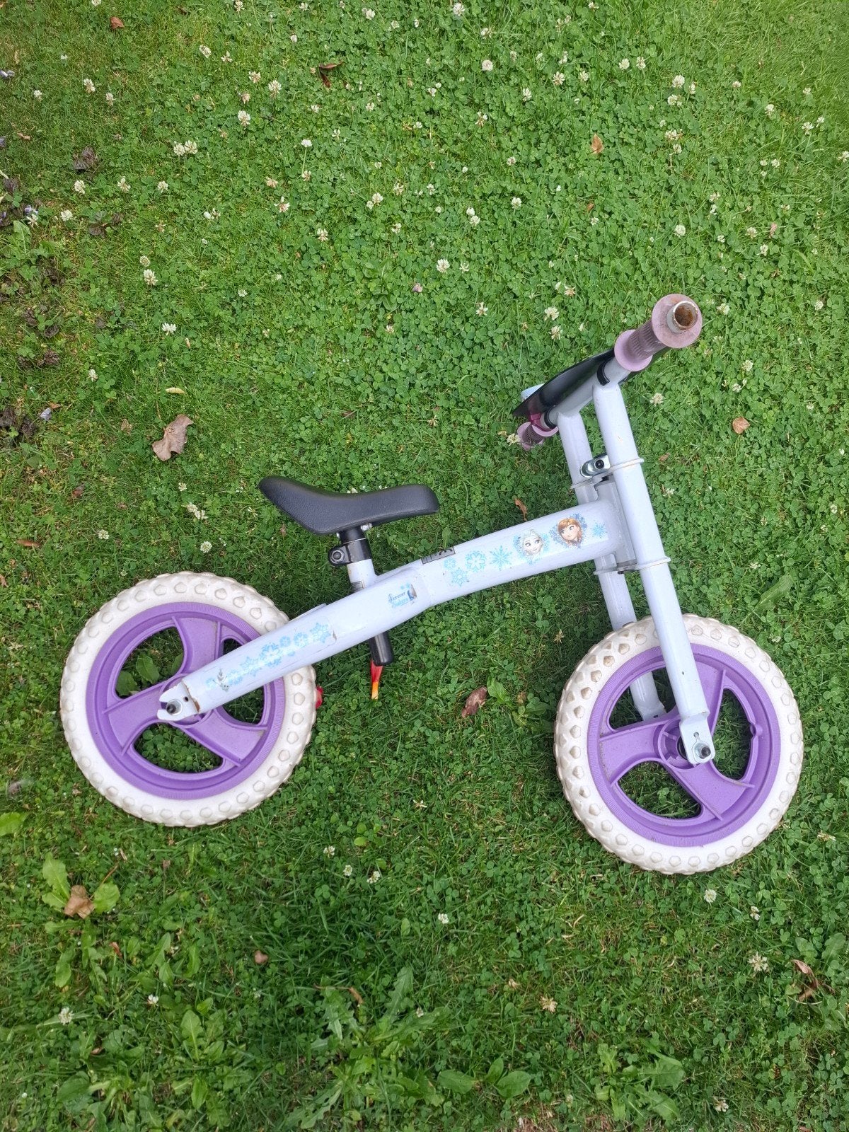 Frozen loopfiets voor kinderen, Ophalen, Zo goed als nieuw, Minder dan 16 inch