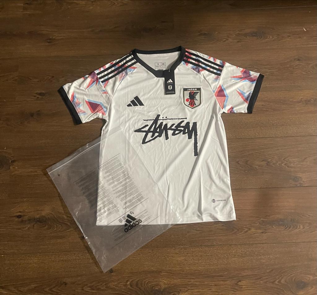 Adidas Japan x Stussy voetbalshirt Maat S, Kleding | Heren, T-shirts, Ophalen of Verzenden, Nieuw, Maat 46 (S) of kleiner, Wit