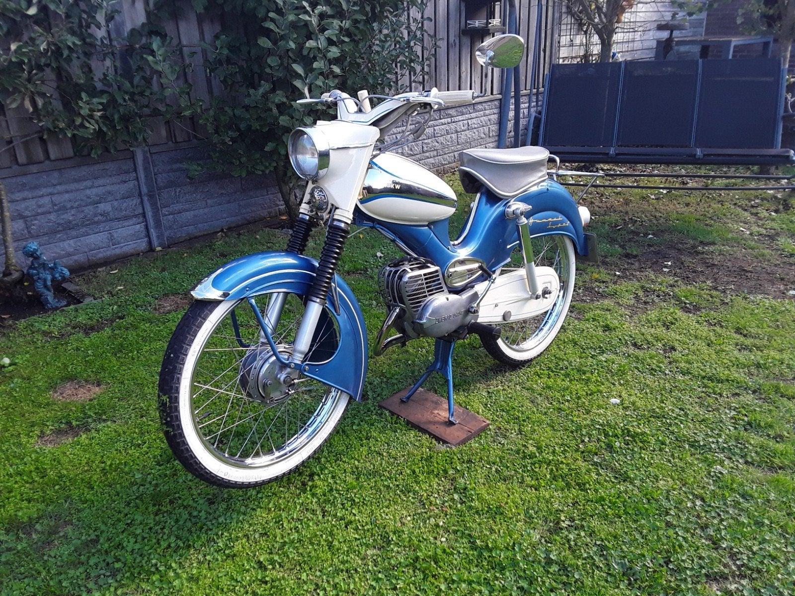 te koop zeldzame zwitserse dkw hummel super type 156, Maximaal 45 km/u, 49 cc, 3 versnellingen, Ophalen