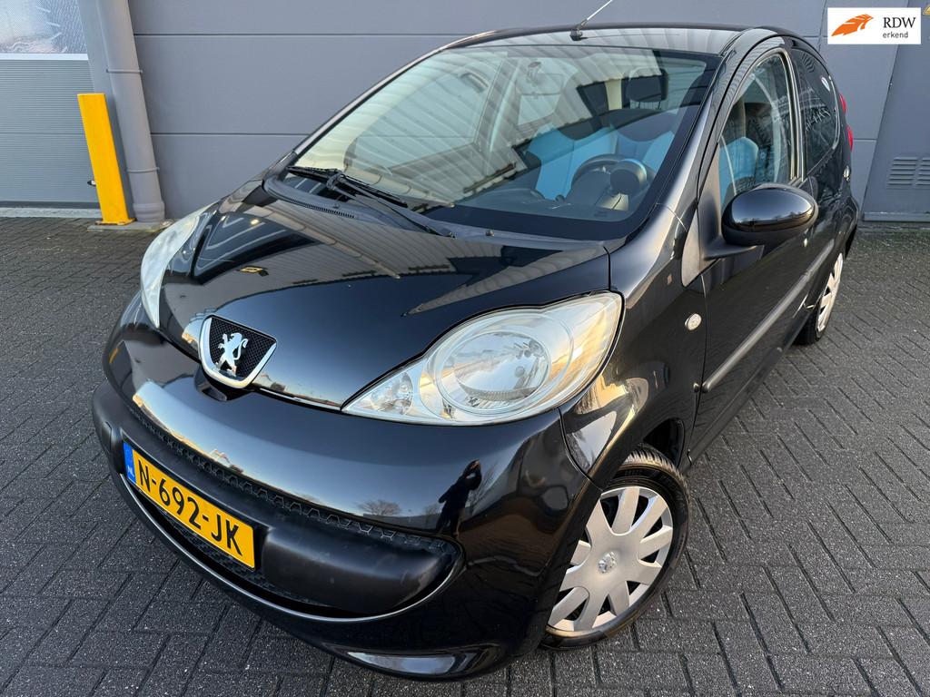 Peugeot 107 1.0-12V XR*APK*NAP*AIRCO*ELKT-RAAM, Voorwielaandrijving, Gebruikt, 4 stoelen, Origineel Nederlands
