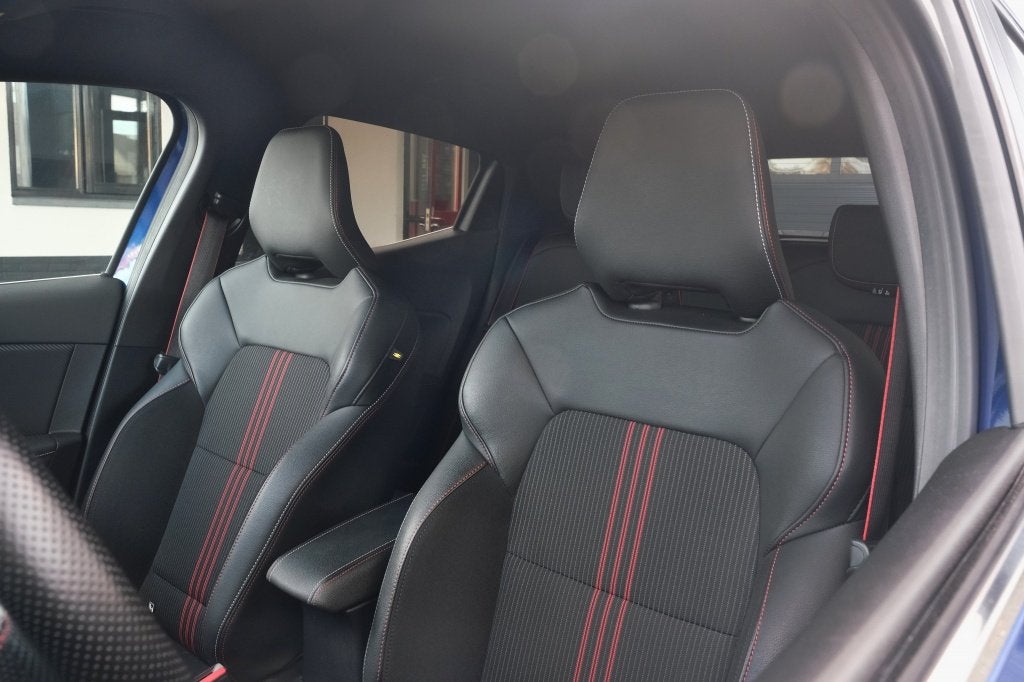 Renault Clio 1.3 TCe R.S. Line, Auto's, Automaat, Dealer onderhouden, Gebruikt, 4 cilinders
