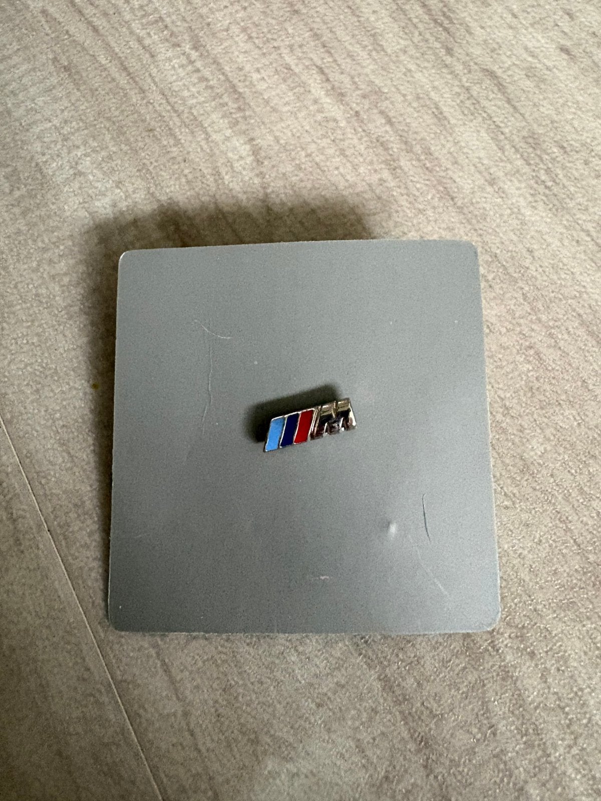 BMW M logo pin, Ophalen of Verzenden, Nieuw, Merk, Speldje of Pin