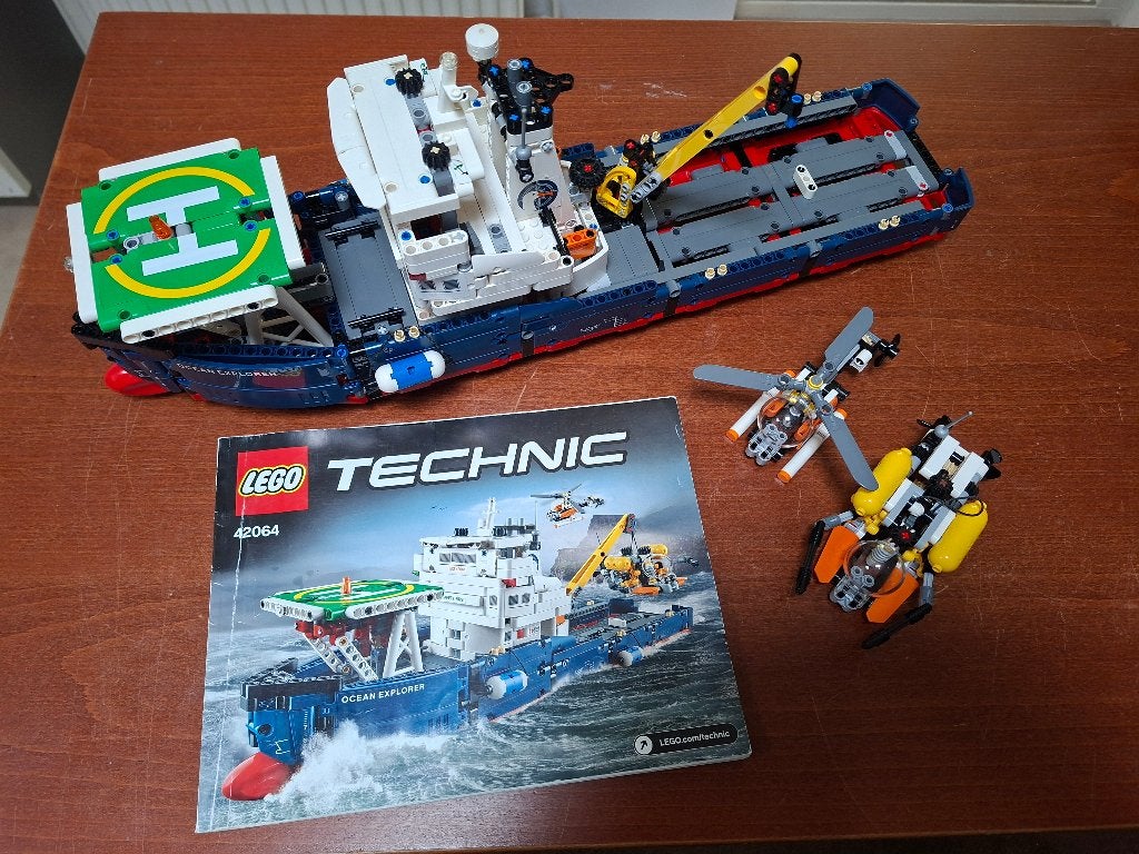 Lego Technic Oceaanonderzoeker set 42064 compleet, Kinderen en Baby's, Speelgoed | Duplo en Lego, Lego, Ophalen of Verzenden, Zo goed als nieuw