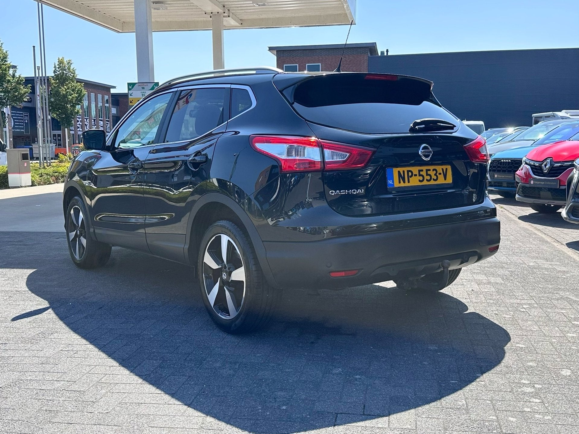Nissan Qashqai 1.2 N-Connecta|Trekhaak|360 Camera|Panodak|Cl, Auto's, Voorwielaandrijving, Stof, Gebruikt, 4 cilinders