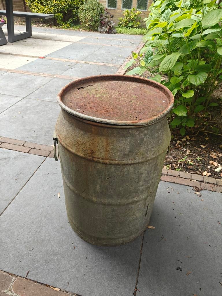 Oude metalen ton / regenton / plantenbak, Tuin en Terras, Ophalen of Verzenden, Gebruikt