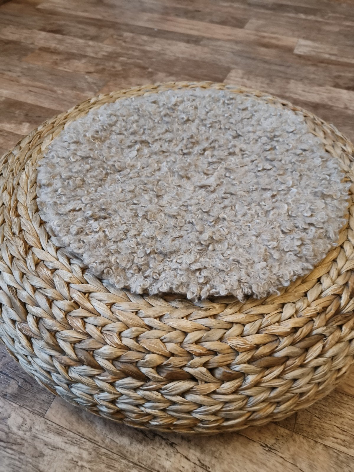 Ikea poef met eventueel H&M plaid, Ophalen, Riet of Rotan, Zo goed als nieuw, 50 tot 75 cm