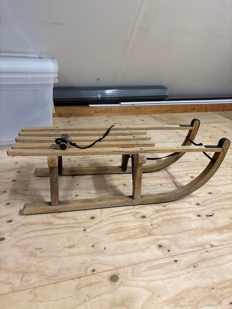 Houten slee - Klassiek model voor winterplezier, Ophalen, Gebruikt, Hout