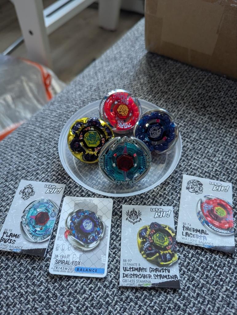 Beyblade set met launchers, Ophalen of Verzenden, Gebruikt
