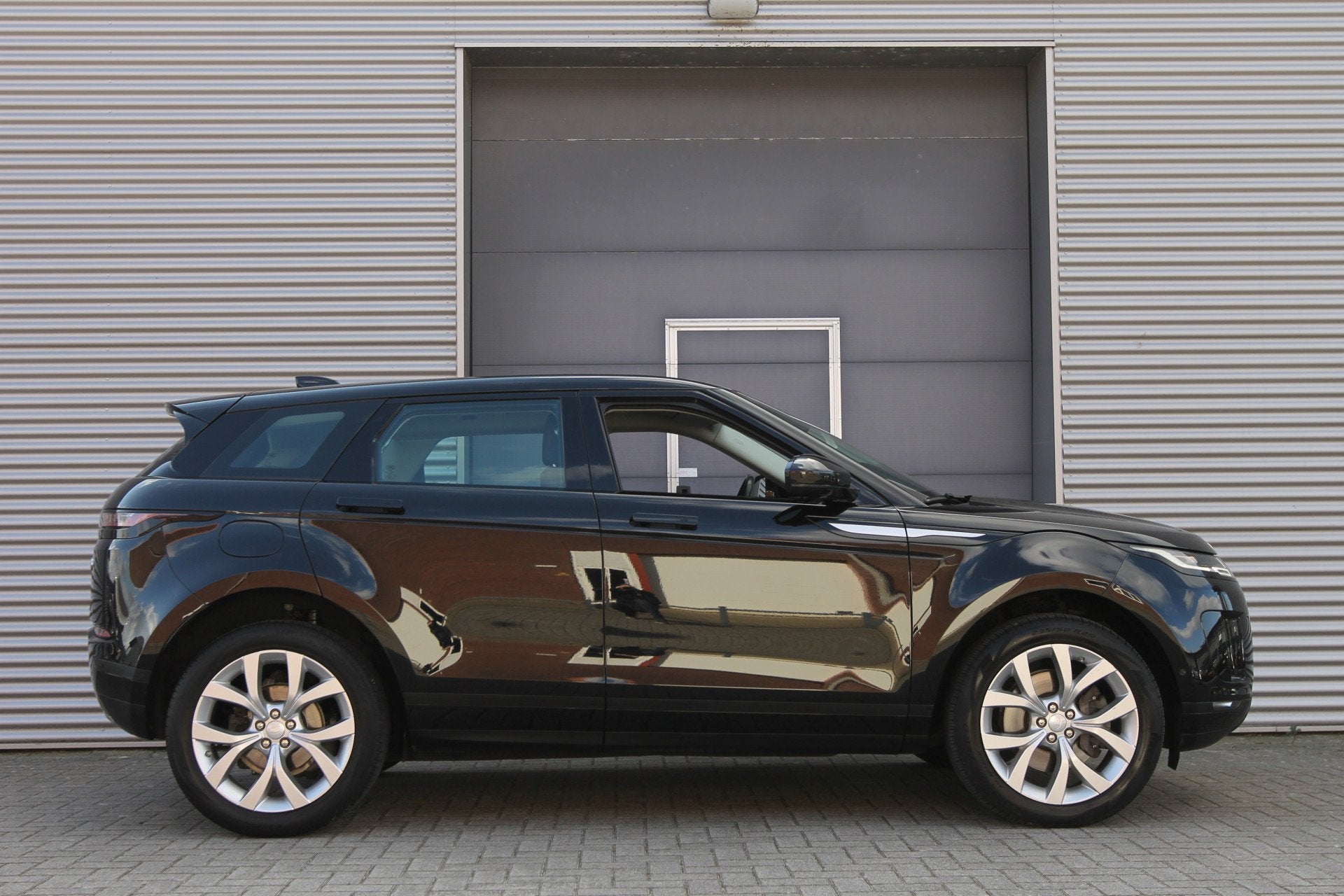 Land Rover Range Rover Evoque 2.0 P250 AWD SE I Aut. I Leder, 4 cilinders, Bedrijf, Vierwielaandrijving, Hybride Elektrisch/Benzine