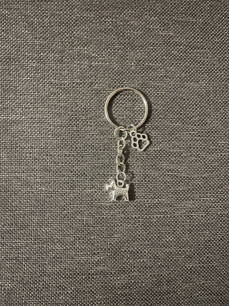 Sleutelhangers hond pup terriër met poot, 2 hangers, Ophalen of Verzenden, Nieuw, Dier of Natuur