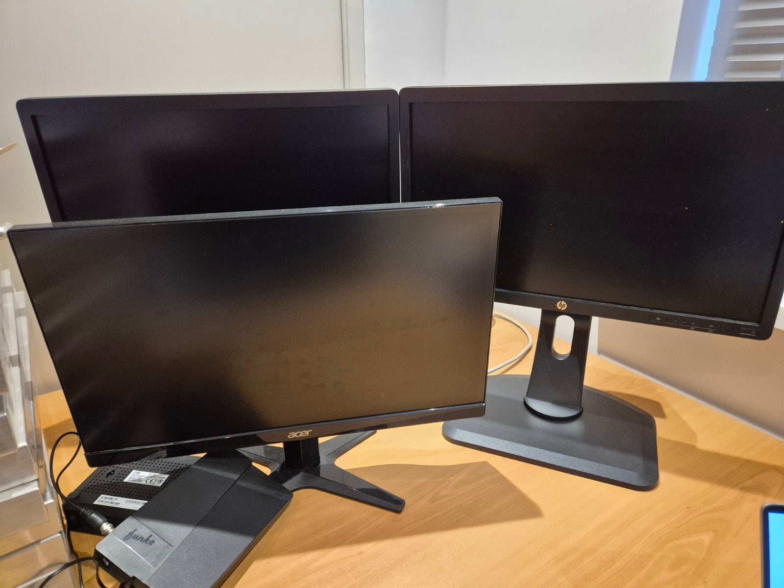 2x HP EliteDisplay E201 Monitor - Full HD, Full HD, Ophalen of Verzenden, HP, In hoogte verstelbaar