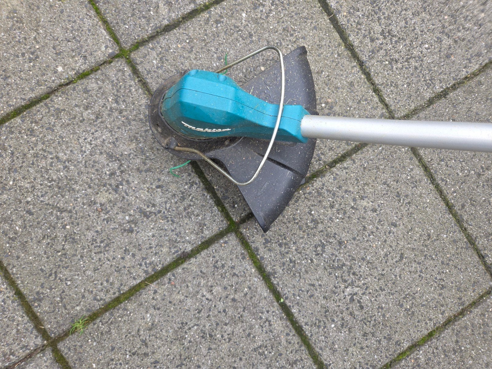 Makita DUR189 Accu Grastrimmer - Zo goed als nieuw, Ophalen, Zo goed als nieuw, Accu-grasmaaier, Makita