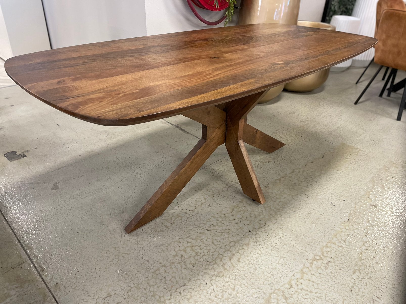 LEEGVERKOOP GOEDKOOPSTE NEDERLAND TAFEL DEENS OVAAL VOORRAAD, Bruin, Ophalen of Verzenden, Zo goed als nieuw, Metaal