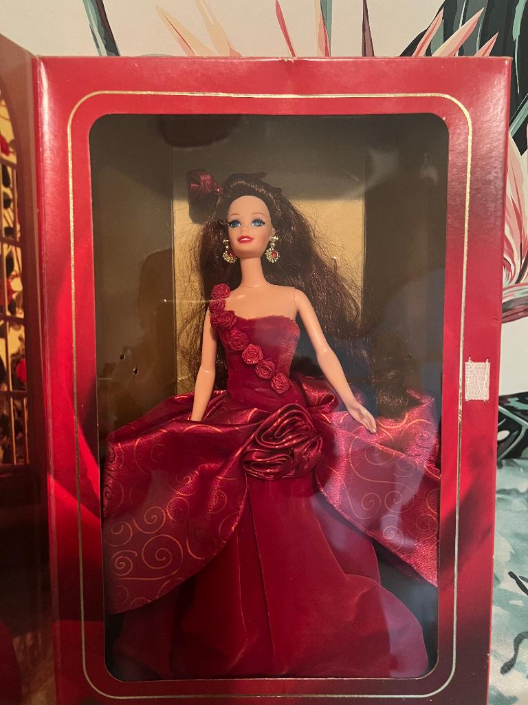 Barbie Radiant Rose, Verzamelen, Poppen, Ophalen of Verzenden, Zo goed als nieuw, Pop